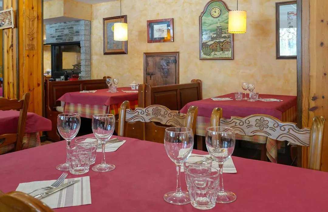 Hotel Turpí-1